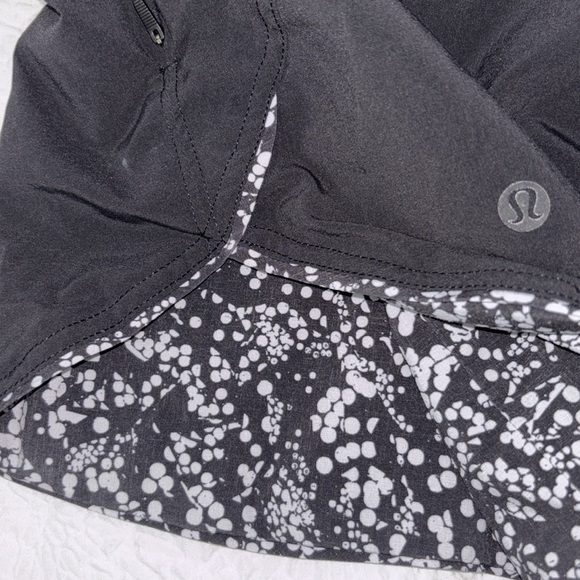 Lululemon Choose A Side Reversible Athletic Short - Picture 10 of 11